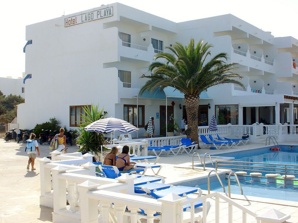 Lago Playa Es Pujols Exterior photo
