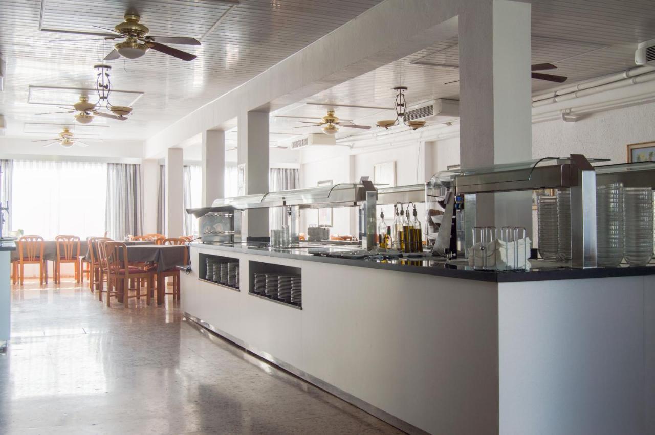 Lago Playa Es Pujols Restaurant photo